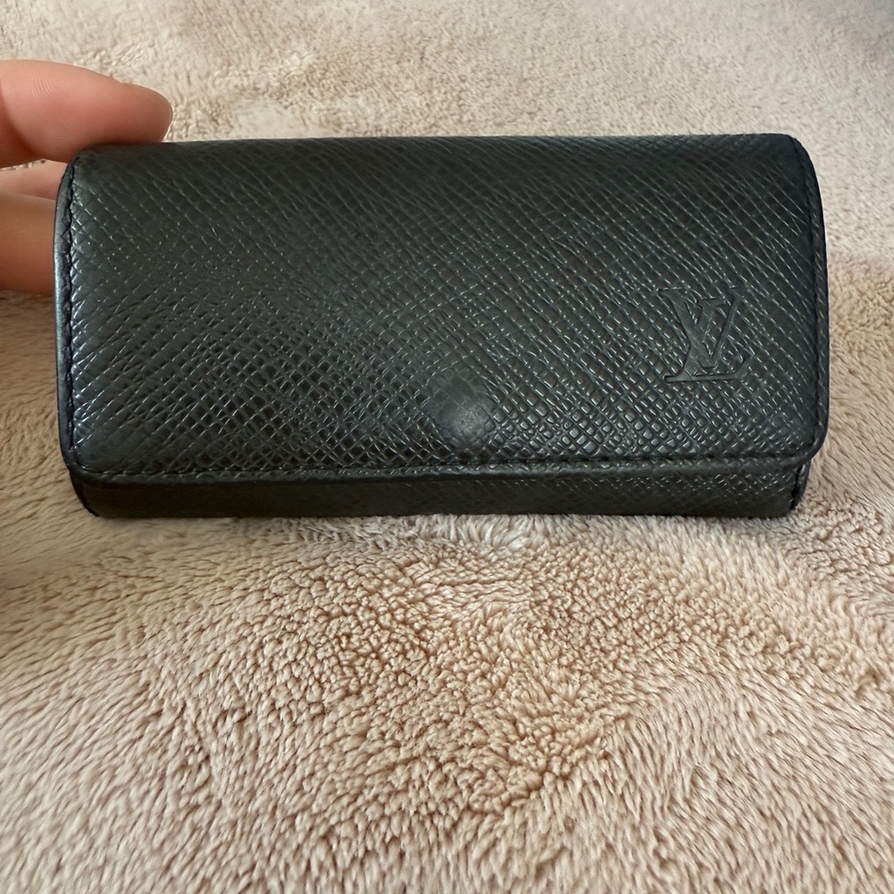 LOUIS VUITTON Taiga Multicle 4 Key Case Key Case/Key Chain Black
